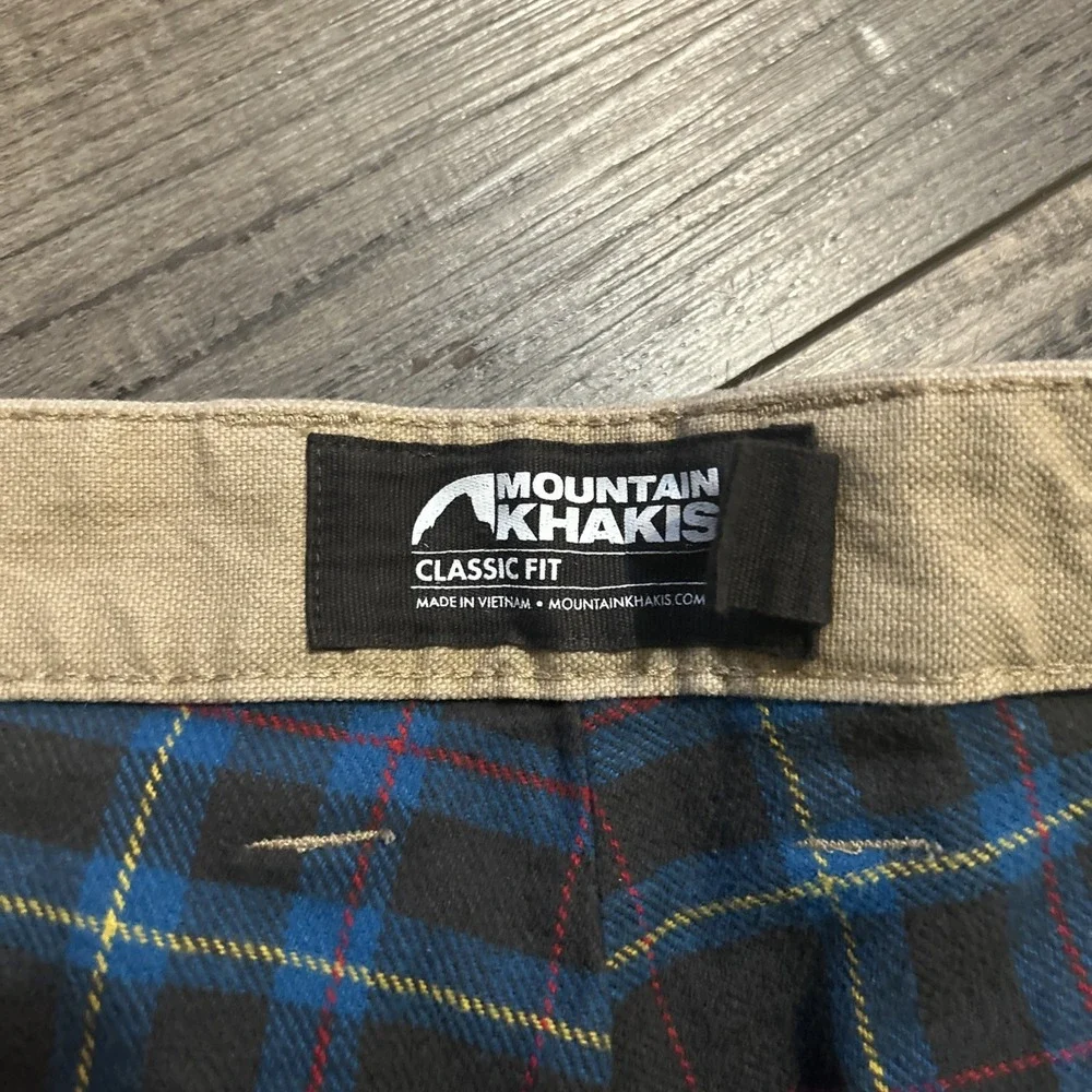 Mountain Khakis Mens Flannel Lined Hiking Pants Size 42x32 Beige, Paint On Them‎